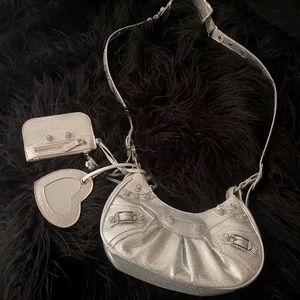 Gorgeous rhinestone encrusted shoulder/Crossbody bag